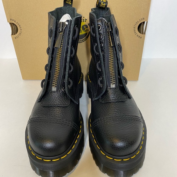 Dr. Martens Shoes - NIB Dr. Martens Sinclair 8 eye Jungle Boot 9